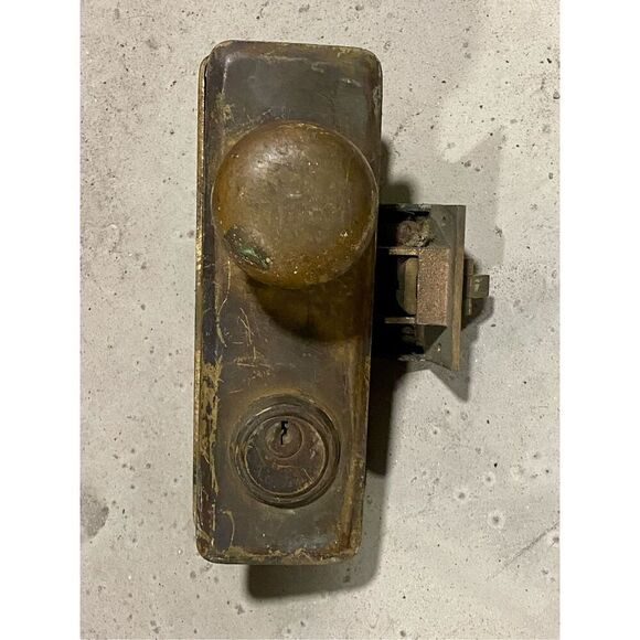 Antique Brass Door Knob and Martise Lock Set pat 1911 - Picture 4 of 8